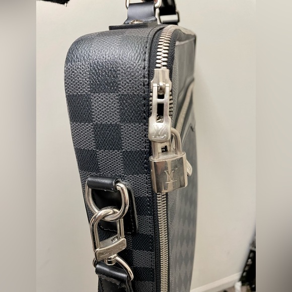 Louis Vuitton Damier Ebene Briefcase - Picture 4 of 7